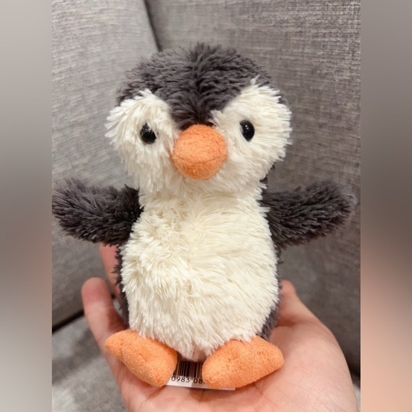 Jellycat Small Peanut Penguin Collectible Brand New with Tags (BNWT) - Picture 5 of 6